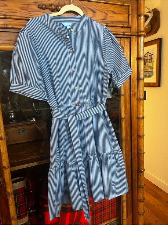 Draper James Dresses & Skirts - Draper James Blue and White Striped Shirt Dress with Belt